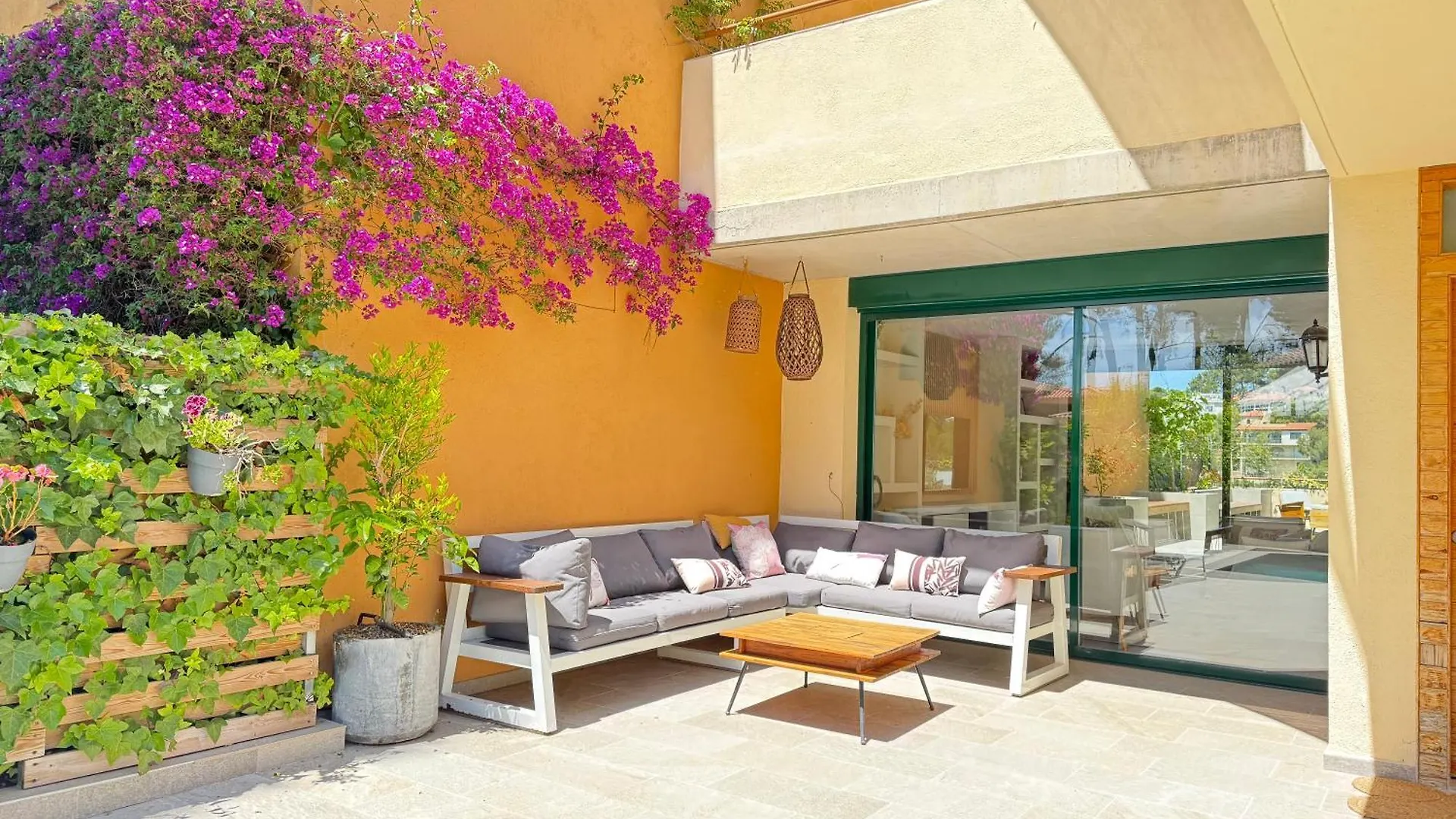 Tarracohomes, Town House La Mora Tarragona España